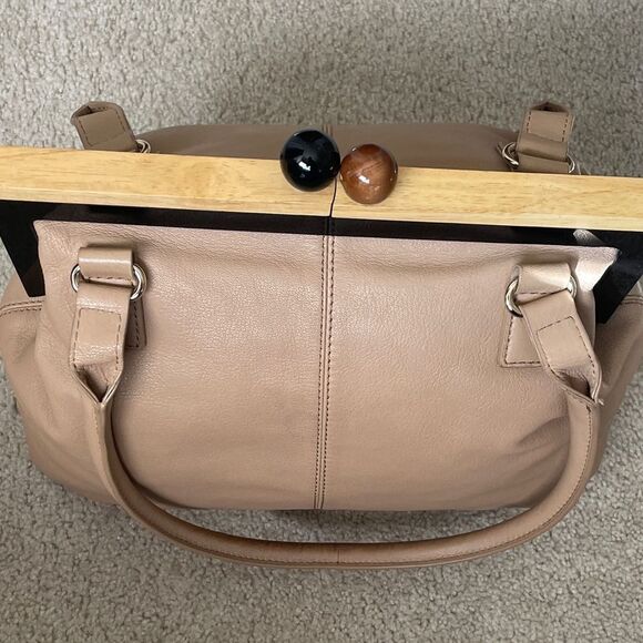 kate spade Handbags - Kate Spade RARE Bixby bag. This bag is rare in this great of shape!